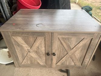 Litter box holder / pet bed