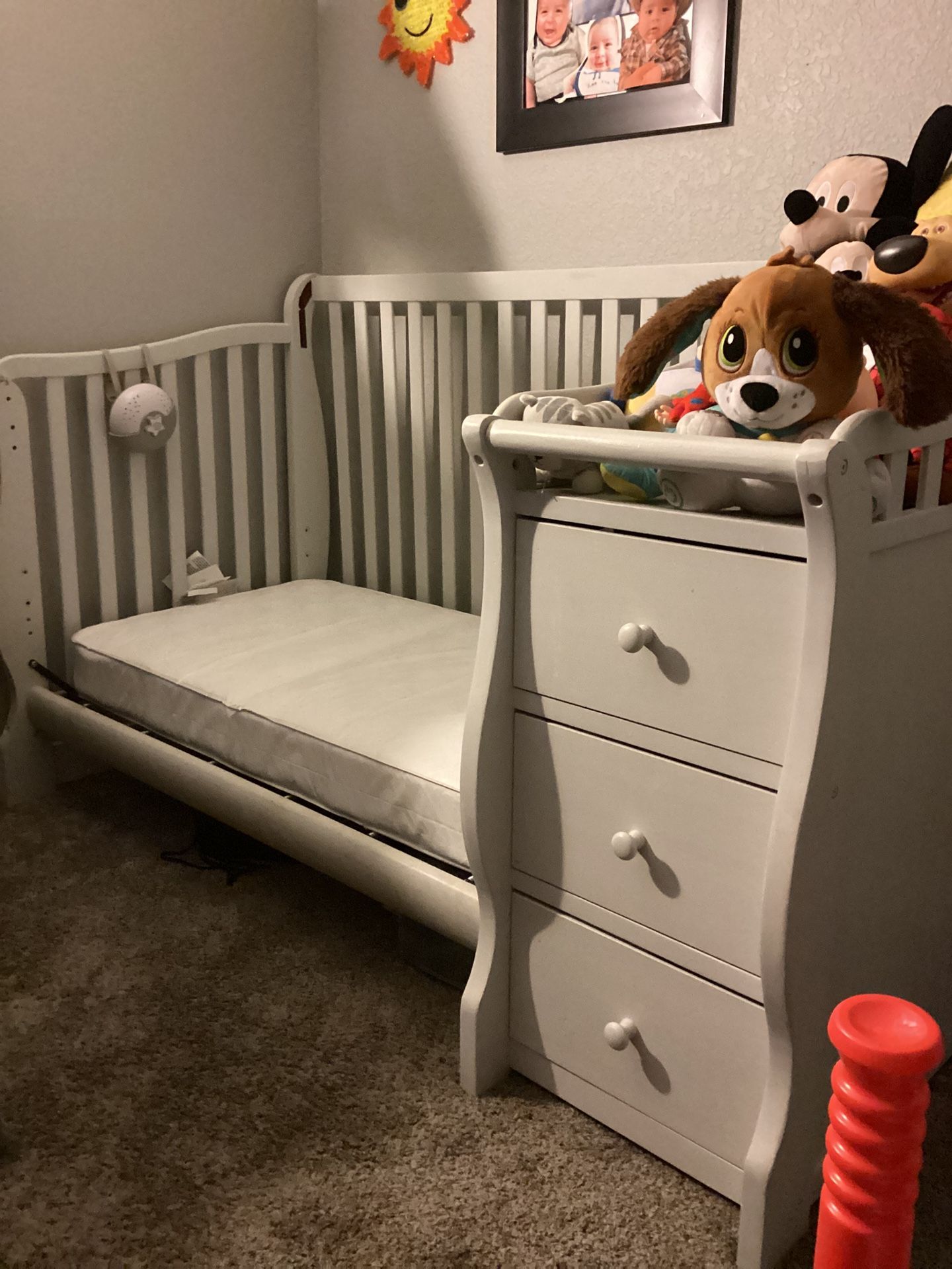Crib with Changing Table And Drawers