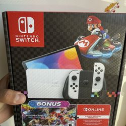 Nintendo Switch OLED Mario Kart 8 Deluxe Bundle