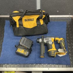 Dewalt SDS Plus Rotary Hammer (DCH172) W/ Battery And Charger