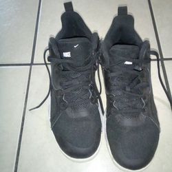 Nike Shoe Size 6 And 1/2