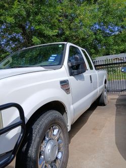 Ford f (contact info removed) 5.4 buena para trabajo se mira con varios detalles tiene el vidrio estrellado $3,800 238,000 millas
