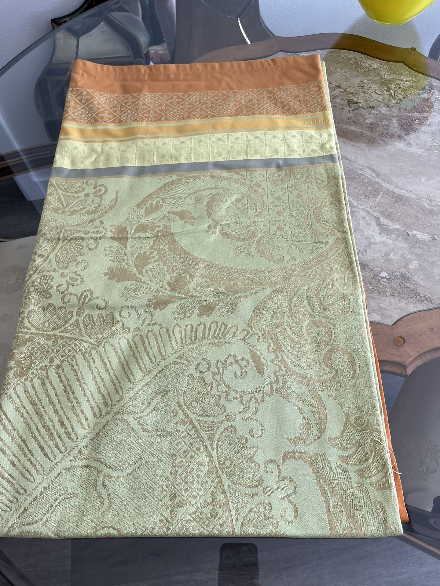 Garnier Thiebaut  French Tablecloth/ 4 Napkins