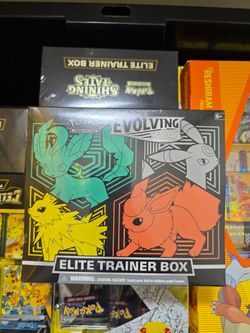 Pokemon Evolving Skies Elite Trainer Box