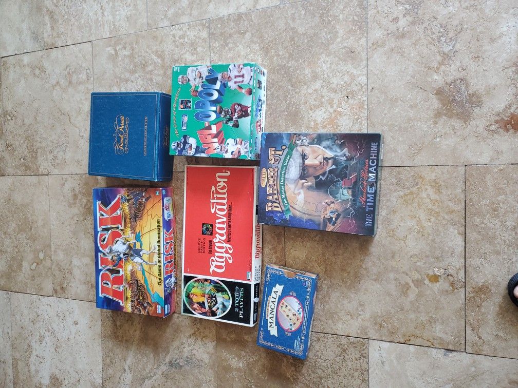 Eight  Deferents Games  Dont Mees   Any Pieces   10. Follars  Ech. One