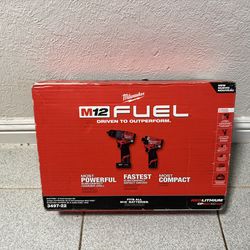 Milwaukee m12 drills set