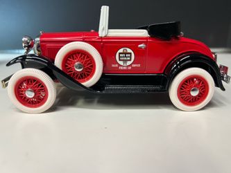 Ertl 1932 Ford Roadster White Rose Gasoline  Die-Cast Car