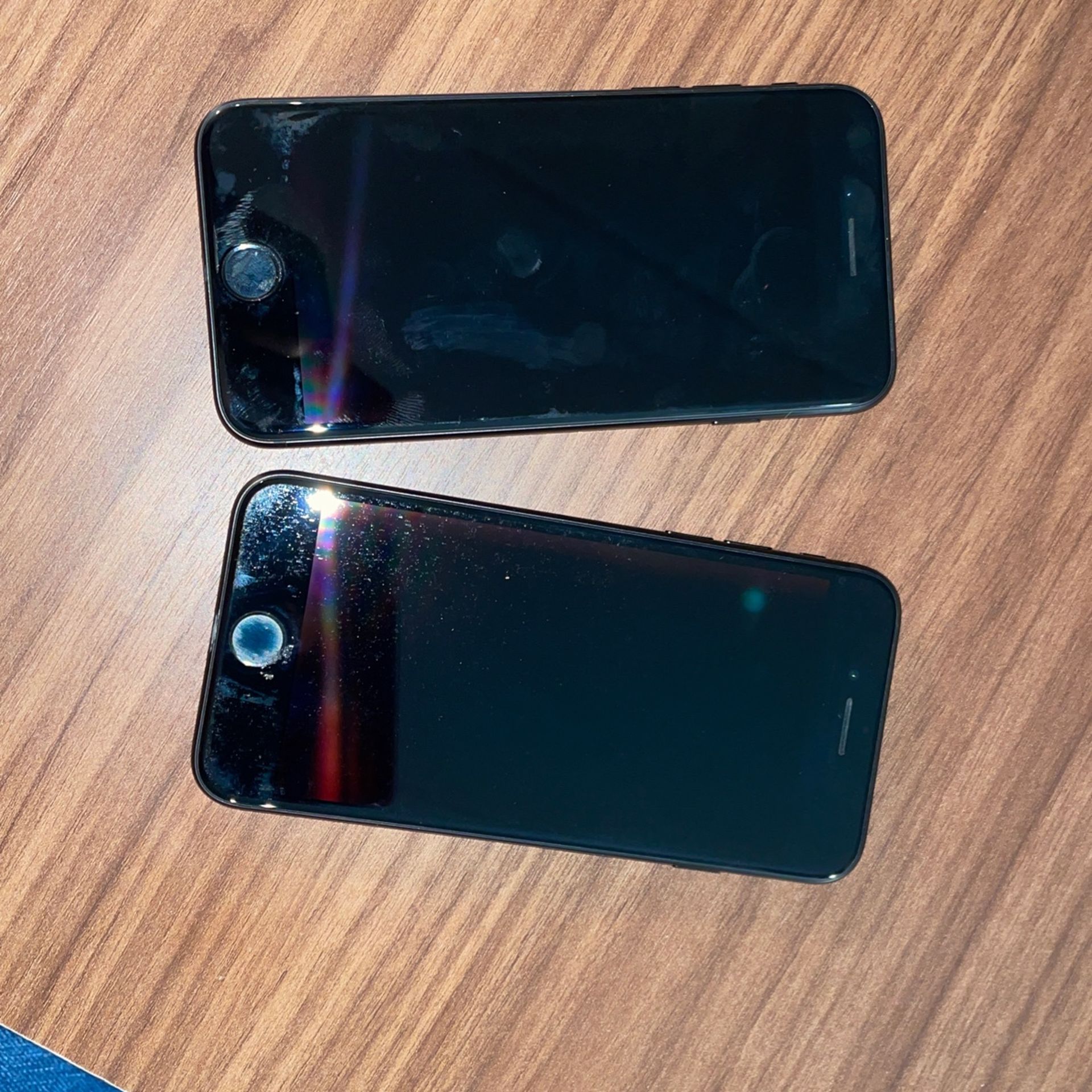 2 Apple iPhone 7 Used Black $100 Each