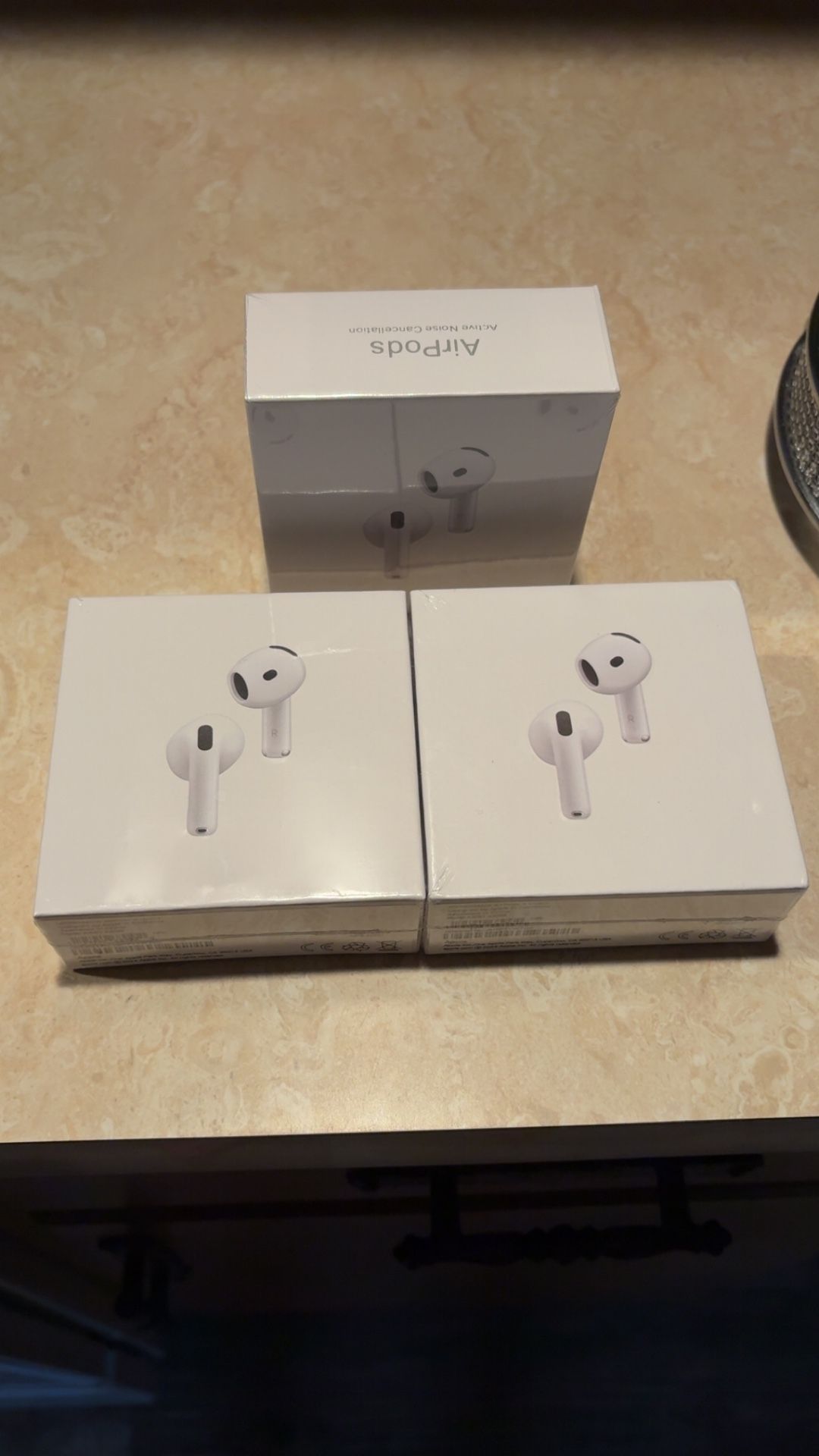 AirPods 4