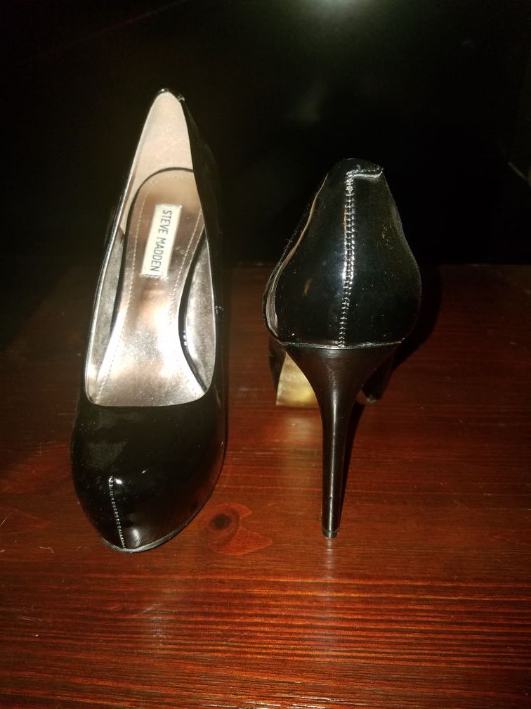 Steve Madden Black Patent Leather Platform Pumps