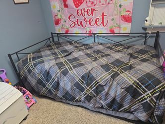 Twin size bed frame black metal