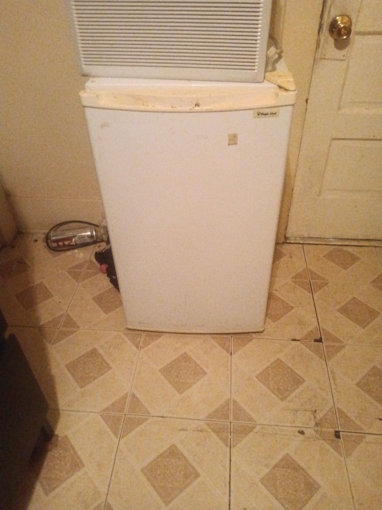 Mini Fridge + Freezer
