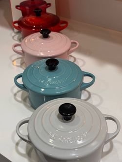 Le Creuset Mini Cocotte Set of 4.( totally new ) 14 cm