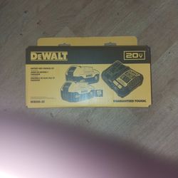 DeWalt 20v 5 Amp Battery And Charger Kit