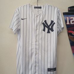 Yankees Judge Medium Kids Jersey 