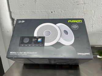 Fusion Marine Digital Receiver and Speakers