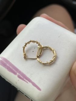 14K Gold Hoop earring 
