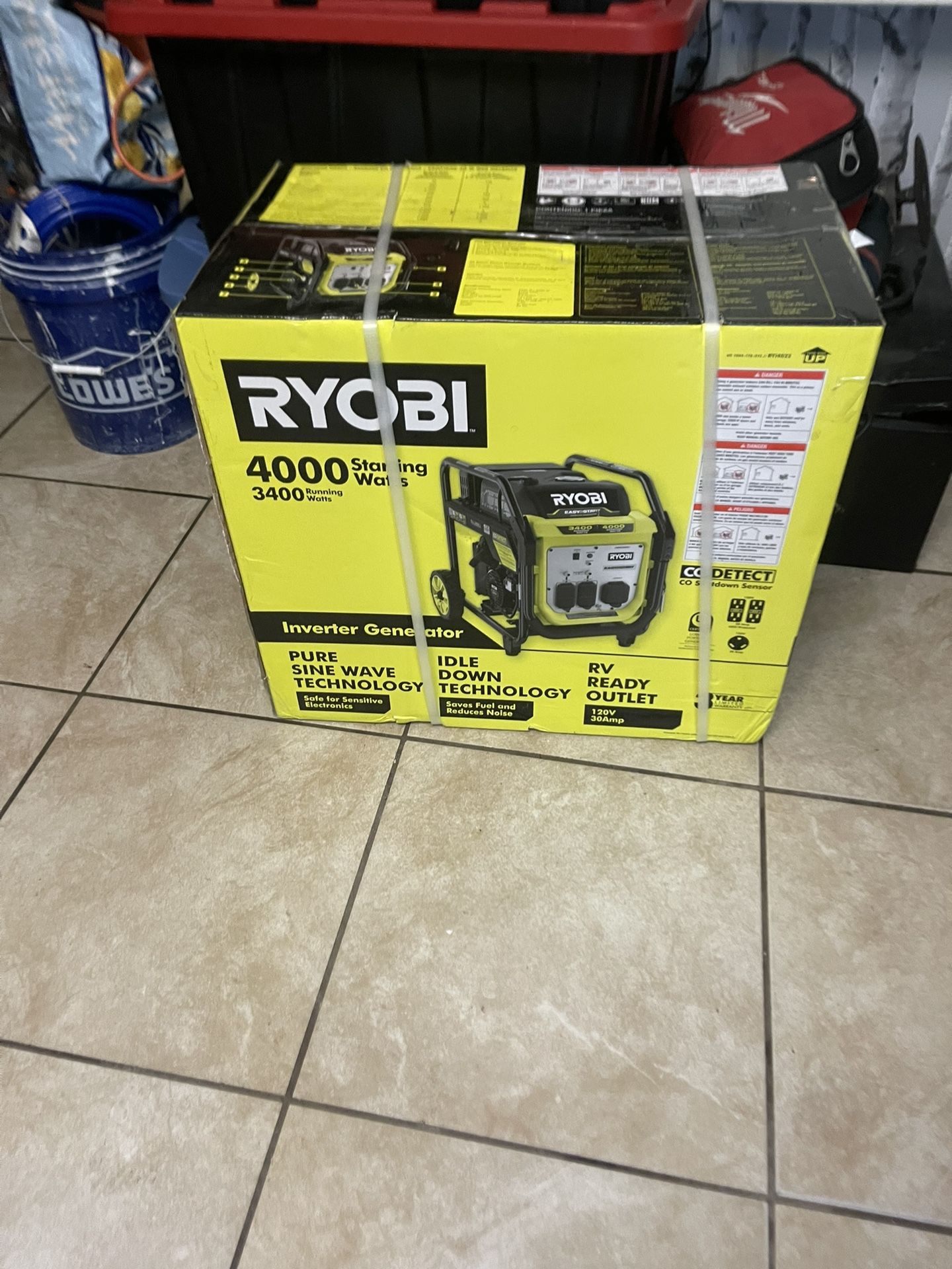 Ryobi RYi4022X 4000 Watt Gasoline Powered Digital Inverter Generator