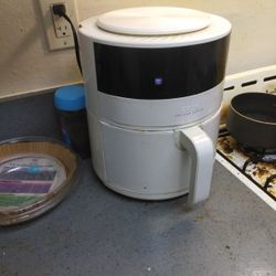 CRUX Artisan Series 4.6 qt. Air Fryer with Touchscreen in White