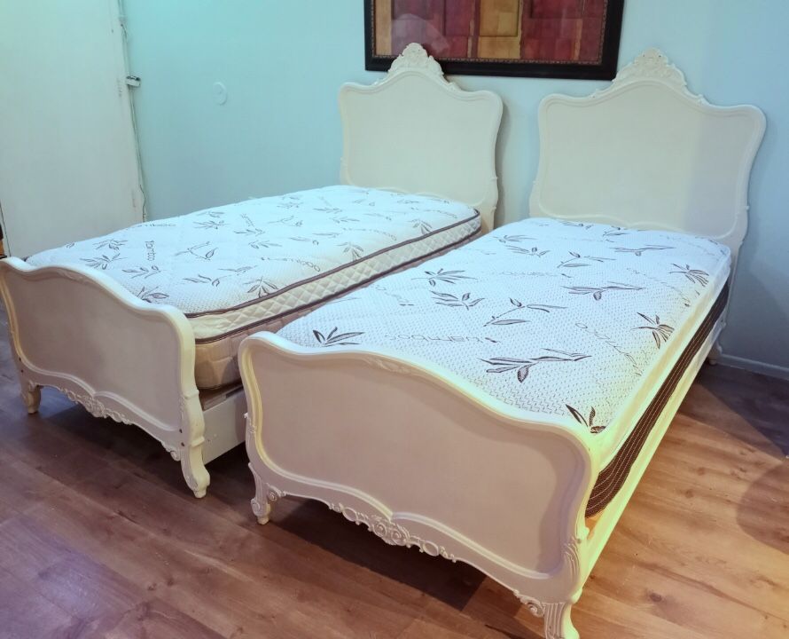 White Two Twin Beds With Mattress With Platform spring