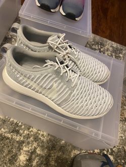 Women’s 9.5 Running Shoes