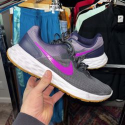 NIKE Men's Revolution 6 Next Nature Running Sneakers Size 10 Gum / Purple