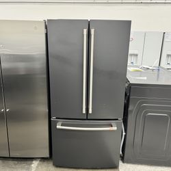 GE cafe 33 inch French door refrigerator in counter depth CWE19SP3ND1