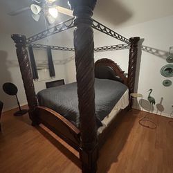 King Size Canopy Bed