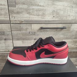 Air Jordan 1 Low Bred – Men’s Size 9 – Clean