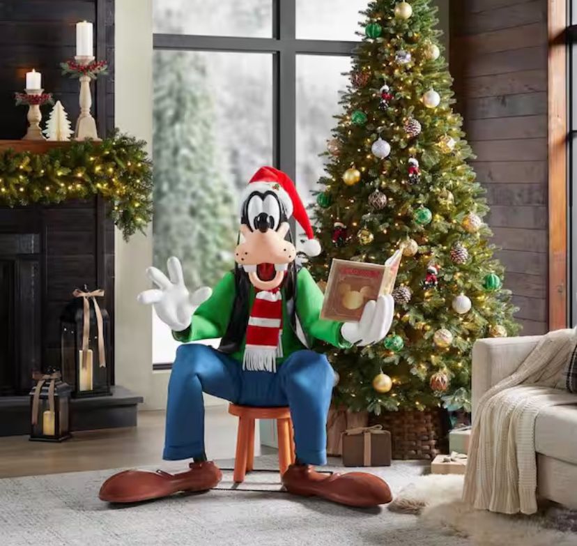 4 ft. Animated Holiday Goofy Animatronic