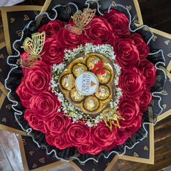 DELIVERY San Valentín Ramo de Rosas Eternas con Ferrero Rocher