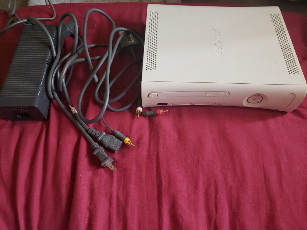 FREE XBox 360 w/ AC Adapter and AV Cables (FOR PARTS)