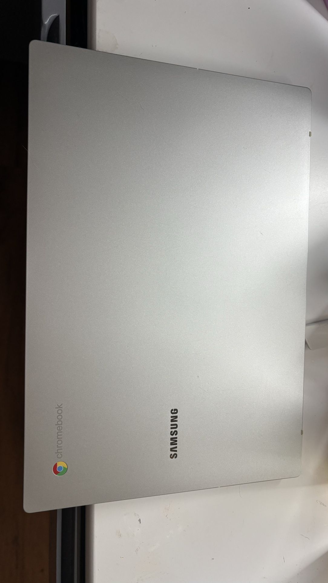 Samsung Chromebook Go
