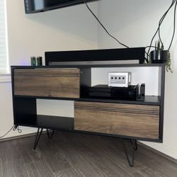 Murtaugh Entertainment Stand