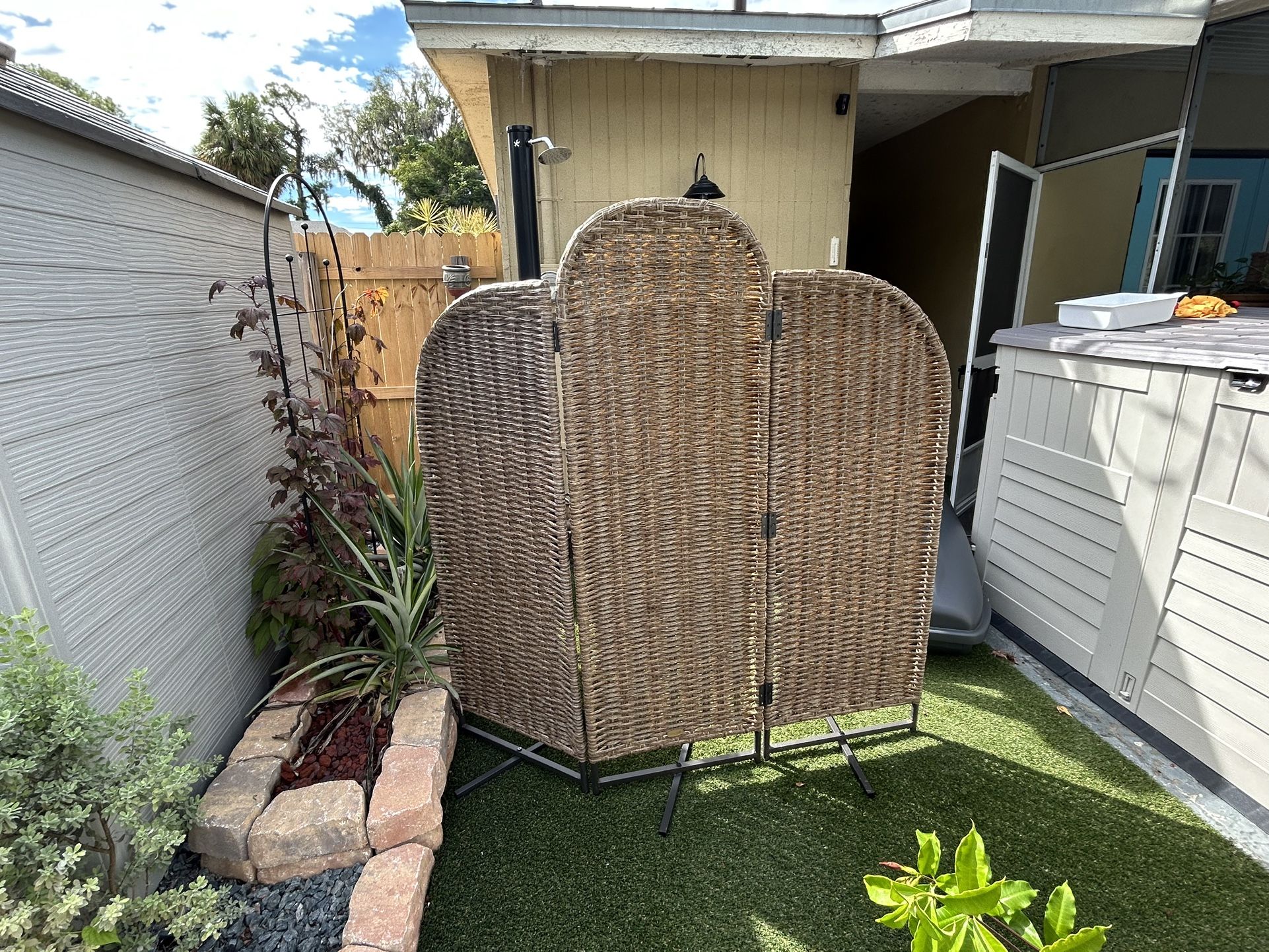Broyhill Collapsible Room Divider Indoor Outdoor Lanai Pool Area Privacy Screen Fence