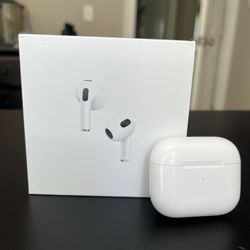 3rd Generation AirPods With Case And Box And 2 Ear Buds And Charger 