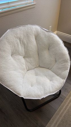 Small foldable chair
