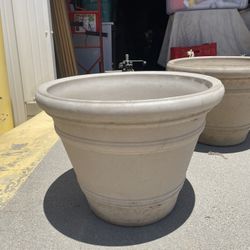 20 X 17.5 Plastic Pot