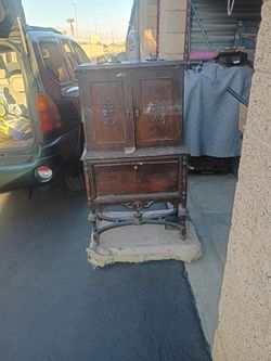 Dresser Old