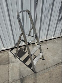 3 Step Aluminum Step Ladder Lightweight Foldable