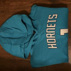 Charlotte Hornets Nike Name & Number Fleece Hoodie - Lamelo Ball -kids LG 14/16 