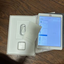 Ipad Air 9.7 Inch A1673 With Smart Keyboard 