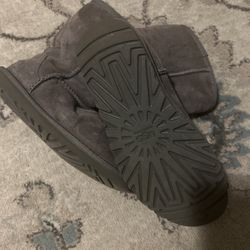 UGG grey # 5
