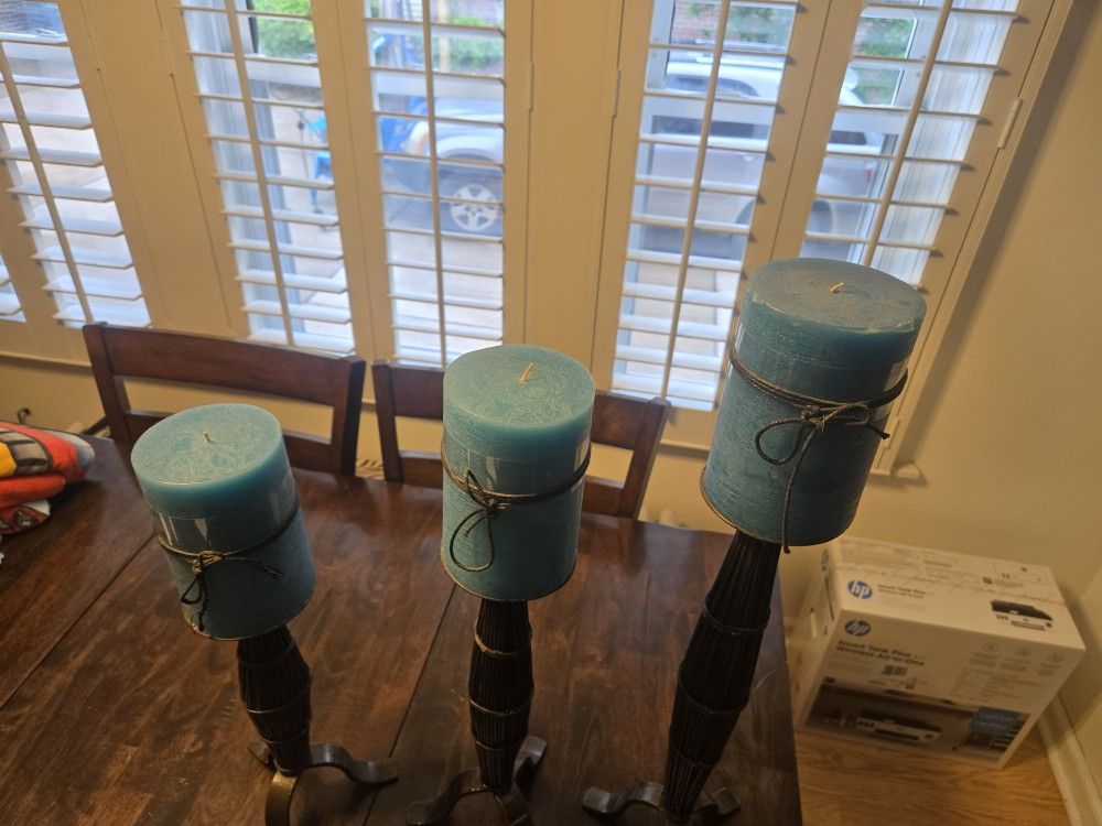 Iron Candle Holder With Candle 