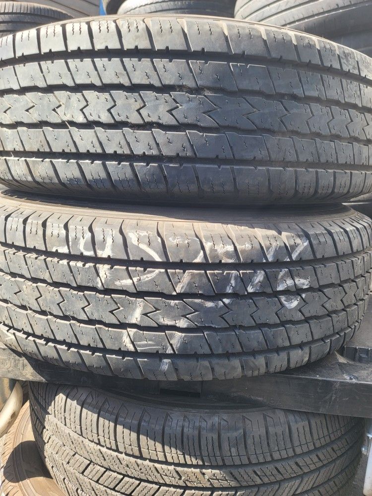 Vendo 2 Llantas Usadas 245 75 16 L T