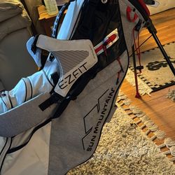 Mens Right Handed Golf Clubs:) Scotty Cameron Putter Included