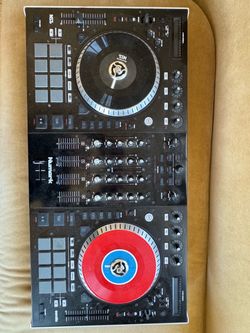 Numark NS7ii dj controller