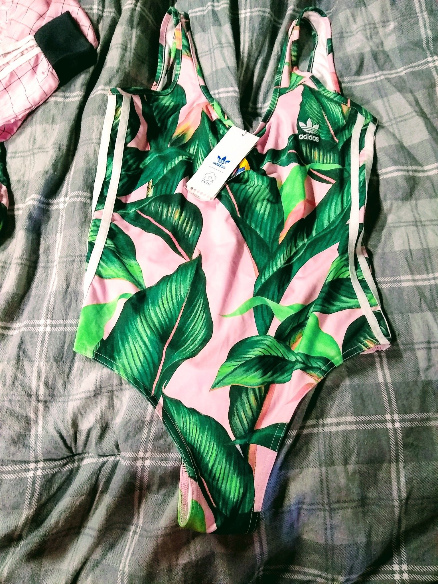 Adidas farm palm suit