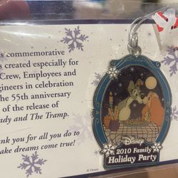 DISNEY 2010 FAMILY HOLIDAY PARTY Lady & the Tramp ORNAMENT 