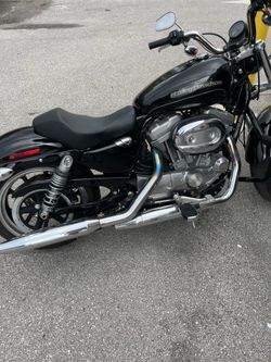 2017 Harley Davidson 880